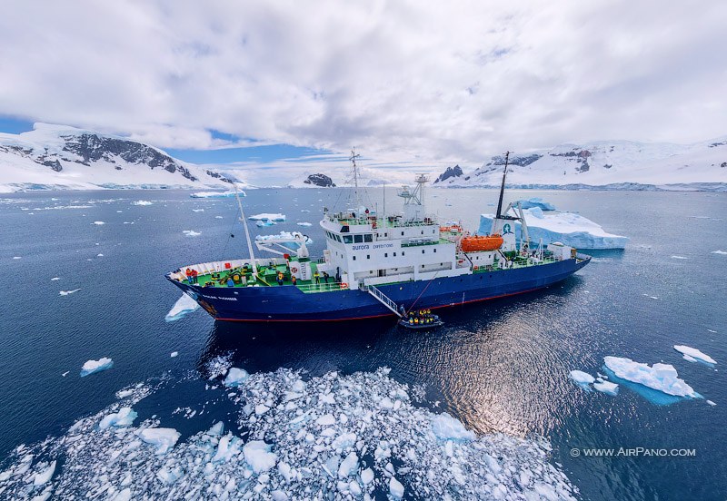 Polar Pioneer 