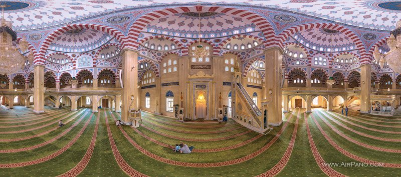 Интерьер мечети «Сердце Чечни»