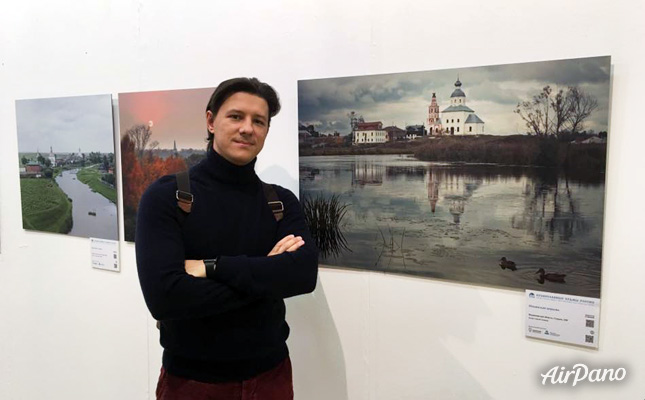 Sergey Semenov at the "Primordial Russia" exhibition 2017