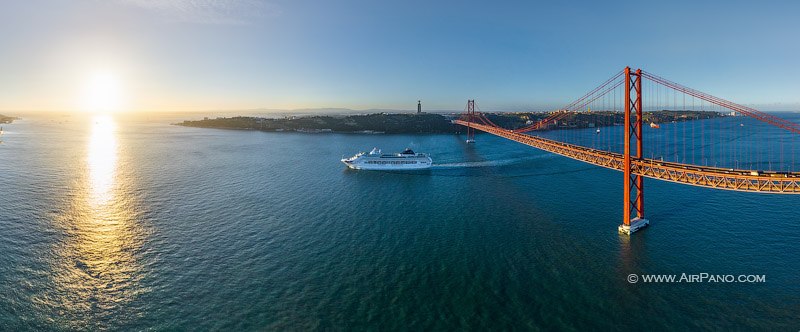 25 de Abril Bridge