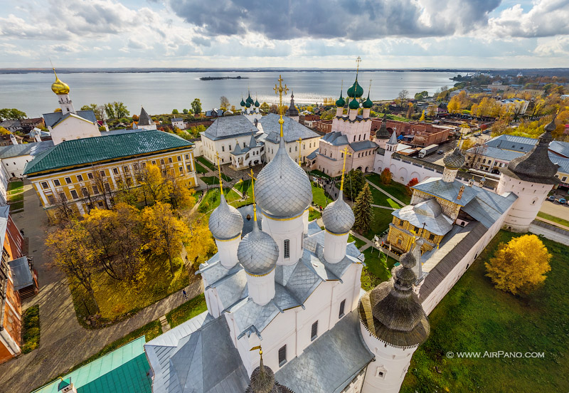 Ростовский кремль, Надвратная Церковь Воскресения Господня