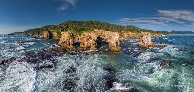 Cape Ptichiy and cape Velican