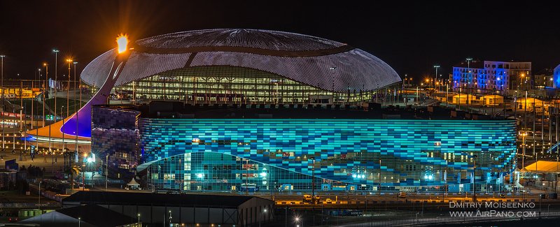Олимпийский парк, дворец спорта Большой ночью
