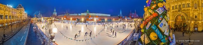 Rink at the Red Square. Panorama