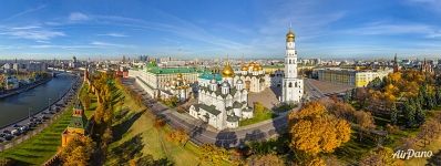 Golden autumn in Kremlin