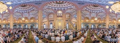 Внутри мечети «Сердце Чечни». Грозный, Россия. Ислам