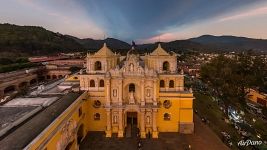 Церковь Милосердия. Антигуа-Гватемала. Католицизм