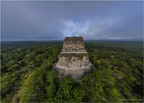 Пирамиды Майя, Тикаль №12