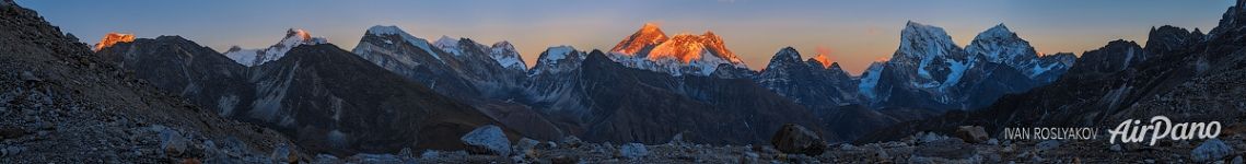 Sunset over Everest from the Renjo-La