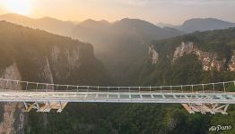 Стеклянный мост Чжанцзяцзе, Китай