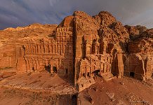 Королевские гробницы Королевские гробницы