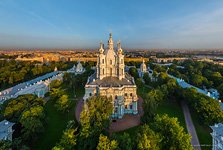 Смольный собор, вид со Смольной набережной Смольный собор, вид со Смольной набережной