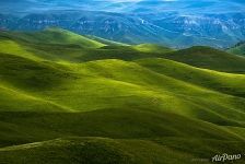 Зеленые холмы Кавказа