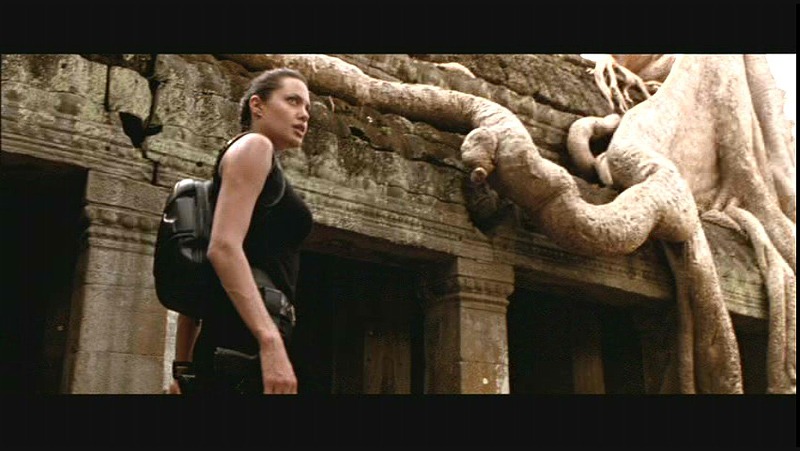 Анжелина Джоли в кинофильме «Лара Крофт: Расхитительница гробниц» - 2001