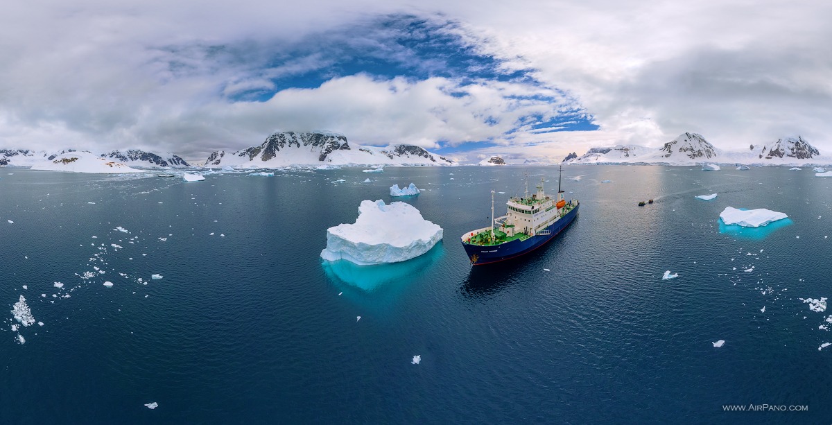 Polar Pioneer expedition ship