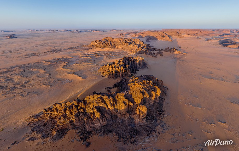 Чад. Юг Сахары. Каменные исполины