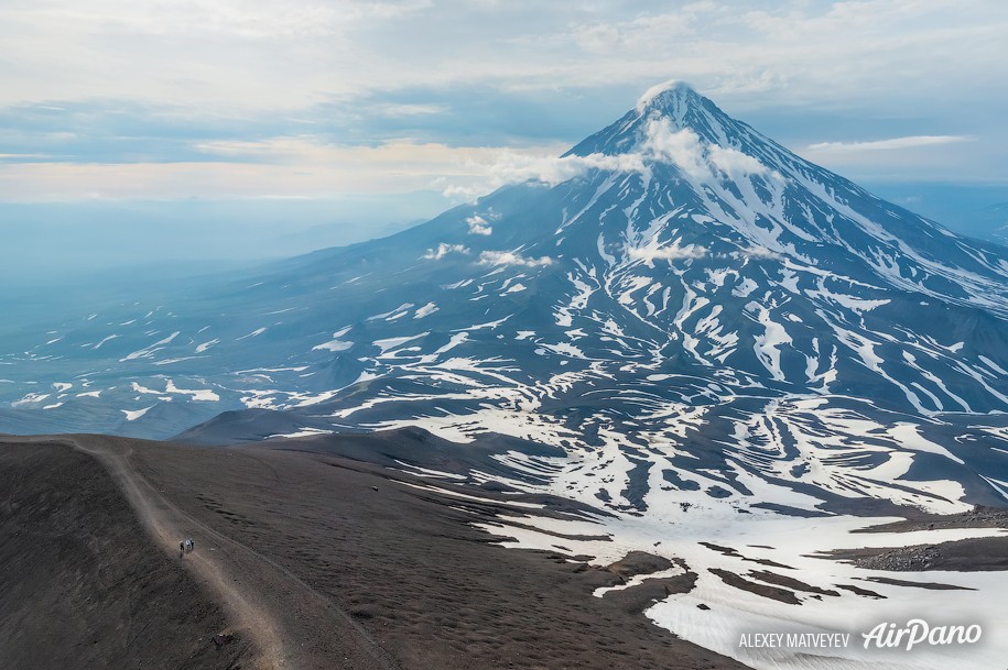 Track to the volcano Avachinskiy