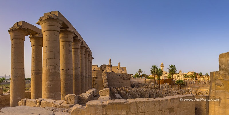 Колоннада Луксорского храма