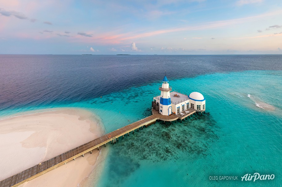 915px x 609px - Maldives