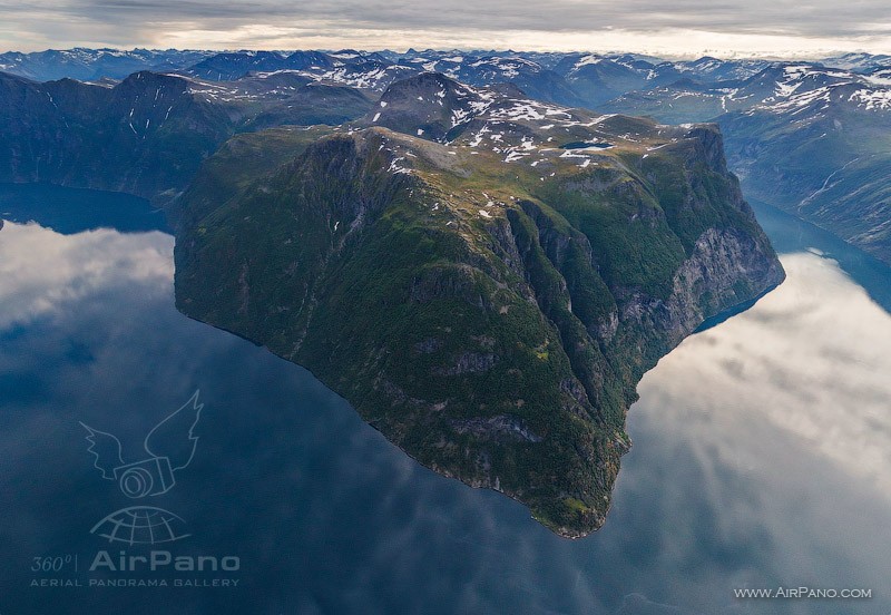 Sunnylvsfjorden and Geirangerfjorden