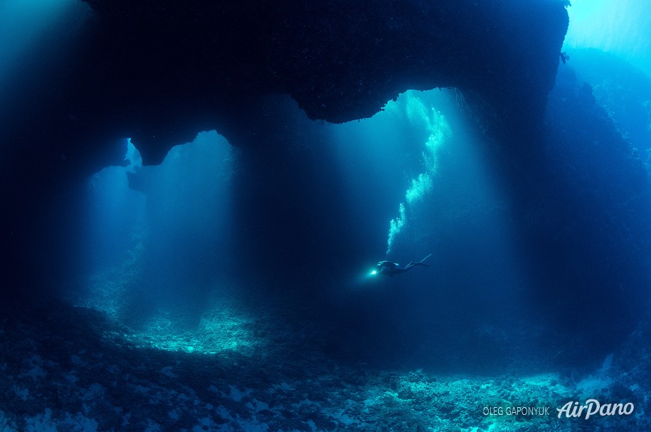 Подводная пещера Blue Holes