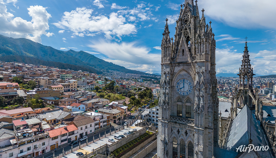 Базилика дель Вото Насиональ. Кито, Эквадор