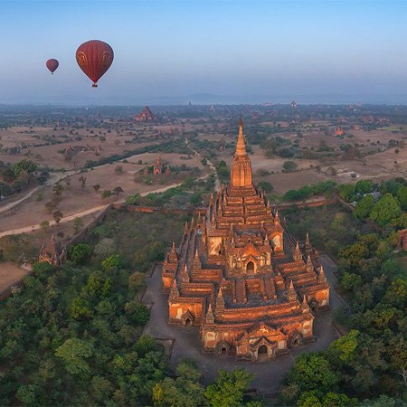 На воздушном шаре над храмами Багана