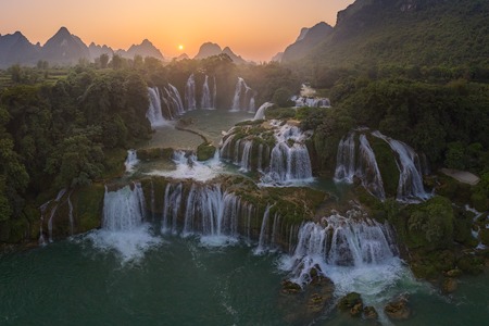 Водопад Дэтянь, Китай-Вьетнам