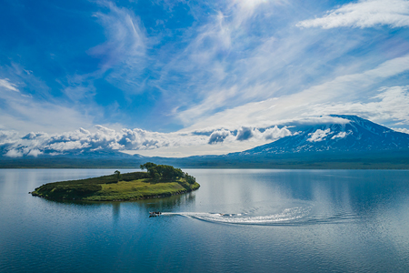 Кроноцкое озеро. Крупнейшее озеро Камчатки