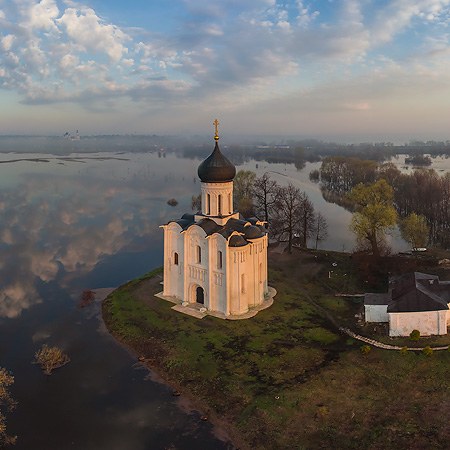 Церковь Покрова на Нерли, разлив рек Клязьма и Нерль 