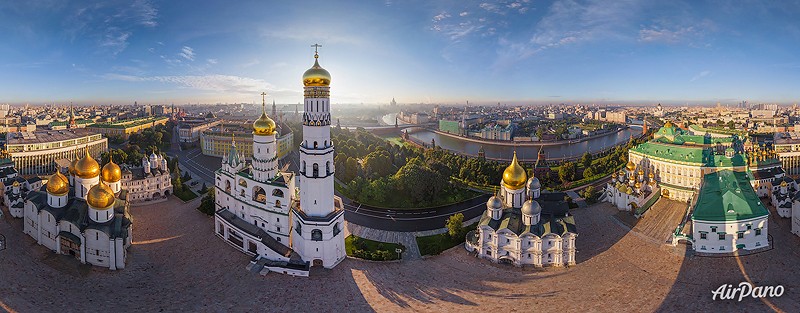 Соборная площадь. Москва, Россия. Православие