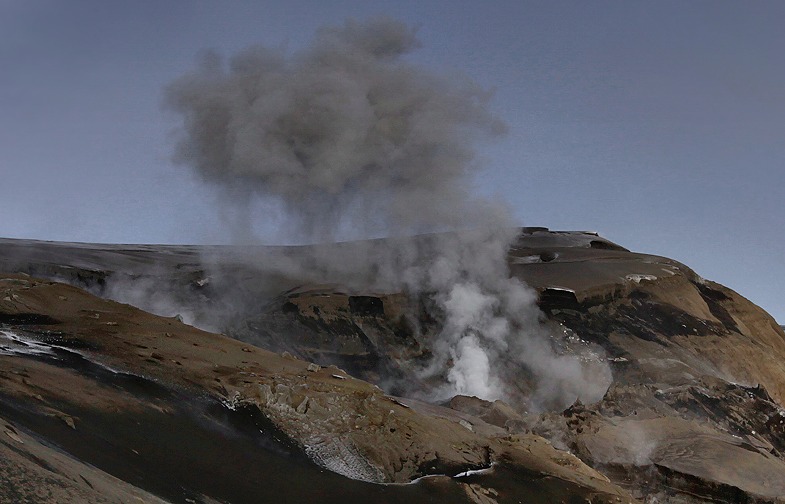 У кратера вулкана Гримсвотн
