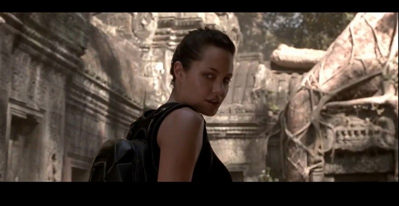 Анжелина Джоли в кинофильме «Лара Крофт: Расхитительница гробниц» — 2001