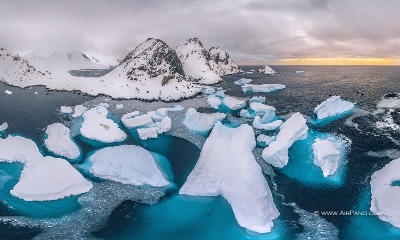 Остров Астролябия, Антарктида