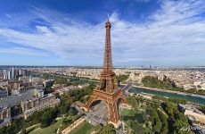 Эйфелева башня с высоты 200 метров Эйфелева башня с высоты 200 метров