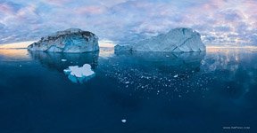 Evening in the country of icebergs