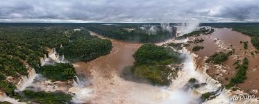 Вид на остров San Martin с высоты 150 метров Вид на остров San Martin с высоты 150 метров