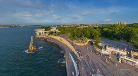 Памятник затопленным кораблям, Приморский бульвар, Севастополь Памятник затопленным кораблям, Приморский бульвар, Севастополь