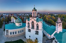 Звонница Спасо-Преображенского монастыря на закате Звонница Спасо-Преображенского монастыря на закате