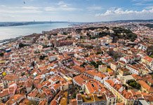 Вид на город и реку Тежу Вид на город и реку Тежу