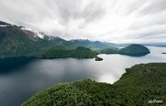 Озеро Манапури, Остров Помона Озеро Манапури, Остров Помона