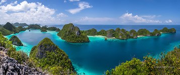Острова Ваяг с вершины горы, архипелаг Раджа-Ампат, Индонезия #3 Острова Ваяг с вершины горы, архипелаг Раджа-Ампат, Индонезия #3