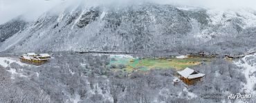 Gigapanorama of Huanglong, Sichuan, China (29534x11973 px)