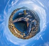Над мостом Зеебрюкке. Планета Над мостом Зеебрюкке. Планета