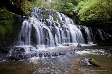 Водопад Пуракаунуи, Катлинс, Новая Зеландия Водопад Пуракаунуи, Катлинс, Новая Зеландия