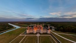Замок Шамбор на закате Замок Шамбор на закате
