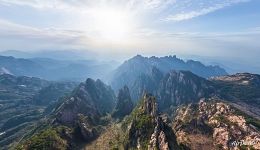 Горы Хуаншань с высоты