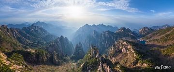 Горы Хуаншань с высоты птичьего полета