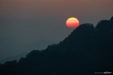 Закат над горами Закат над горами