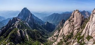 Горы Хуаншань. Вид от пика Лотоса